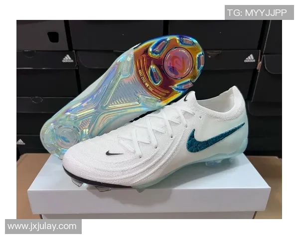 足球明星亲身体验的足球鞋背后的故事与传奇